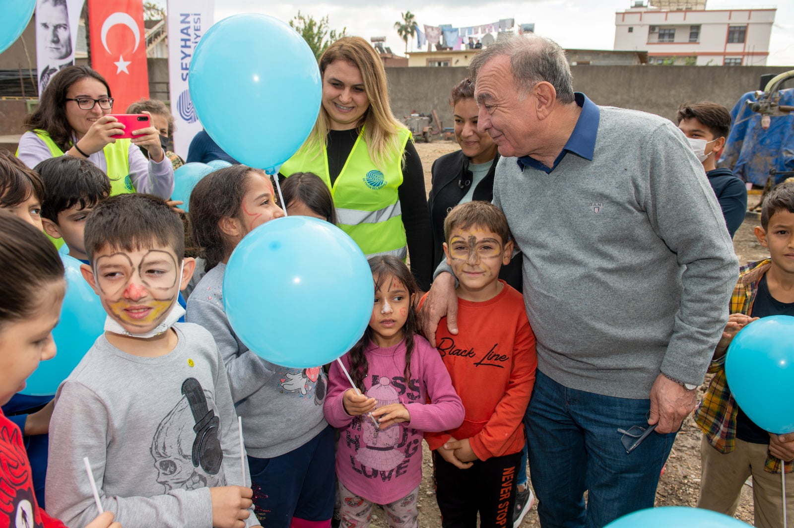 SEYHAN’DA ÇOCUKLARIN MUTLULUĞU HER ŞEYİN ÖTESİNDE