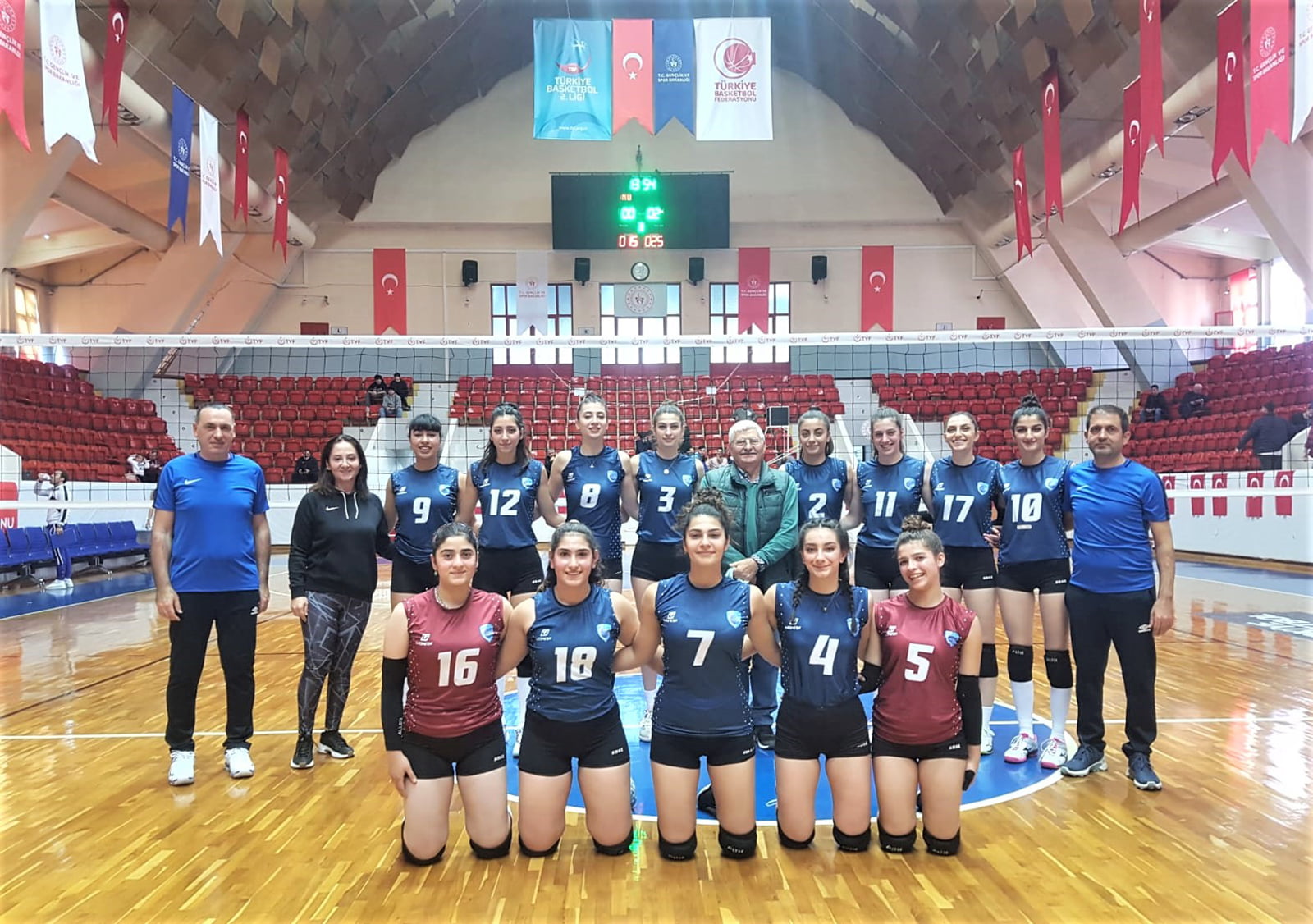 Seyhan’ın kadın voleybolcuları engel tanımıyor