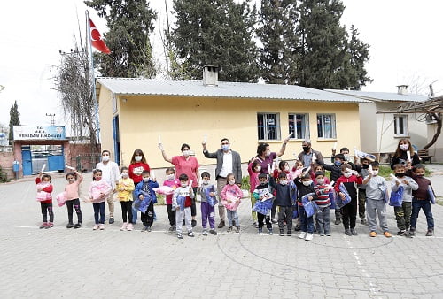 SEYHAN BELEDİYESİ ÇOCUKLARIN SAKLI GÜLÜŞLERİNİ ARIYOR