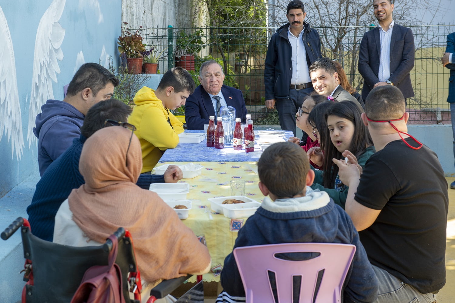 Akay’dan “Özel Sporcular”a özel ilgi