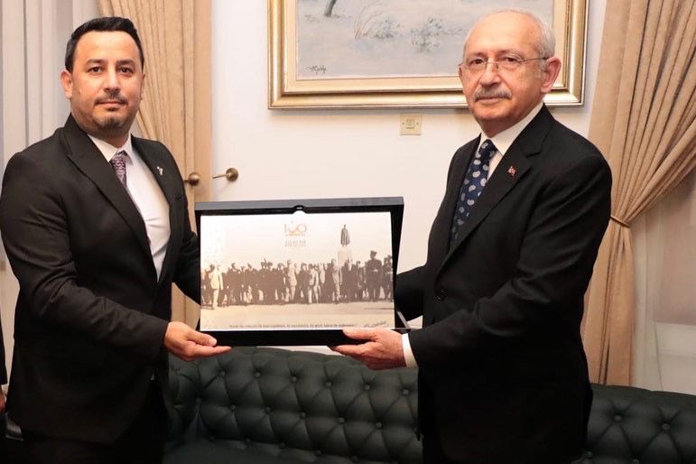 Adana’dan Kılıçdaroğlu’na anlamlı armağan!