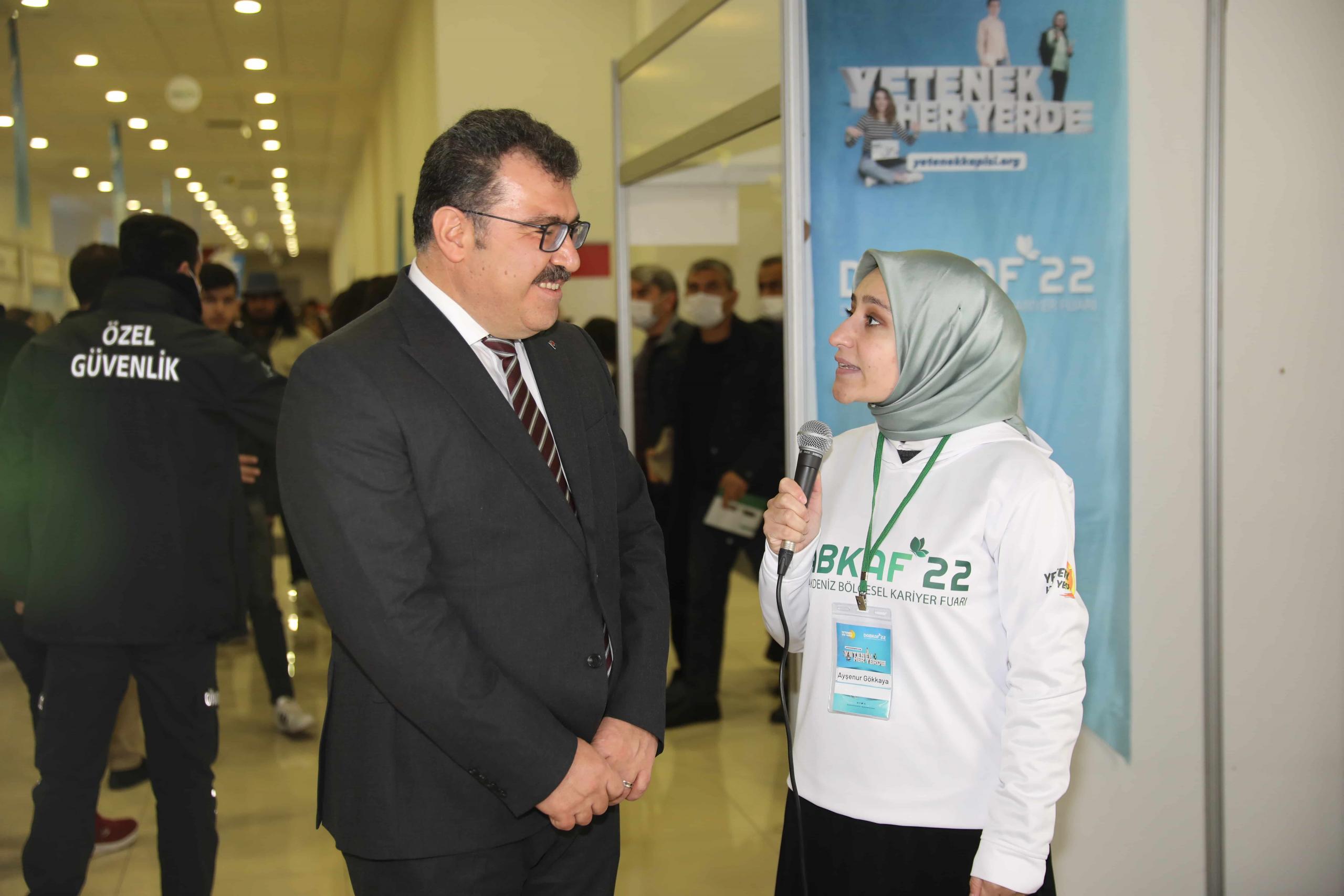 TÜBİTAK Başkanı Prof. Dr. Hasan Mandal Çukurova Üniversiteli Öğrencilerle Buluştu