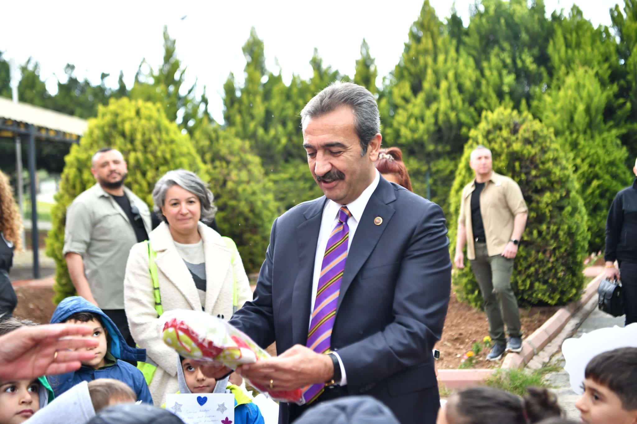 Çukurovalı çocuklar depremzede arkadaşlarına oyuncak gönderdi