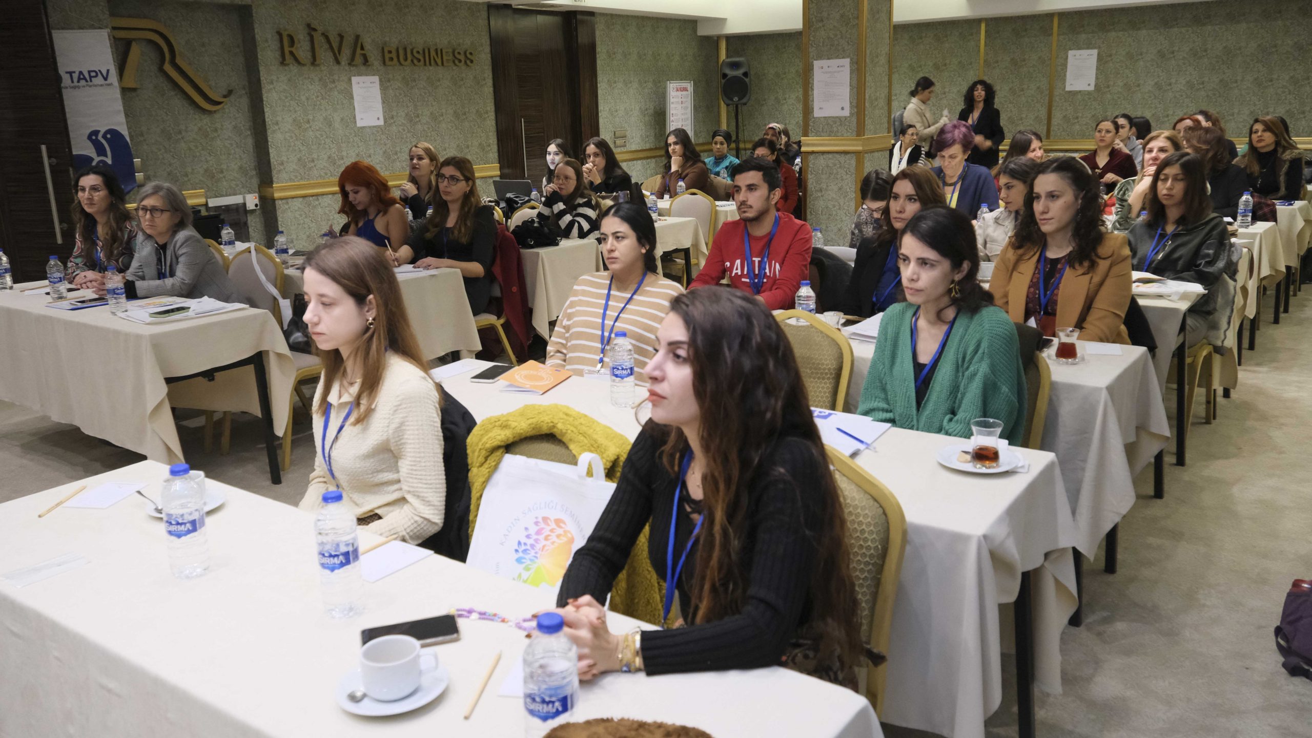 Depremin ardından 4 bin 121 kadın ve kız çocuğuna ulaşıldı, hakları anlatıldı, bilgi verildi.