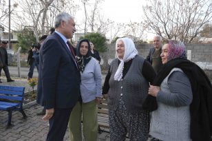 Başkan Zeydan Karalar Adana’nın dört bir yanında coşku, sevgi, ilgi ve heyecanla karşılanıyor