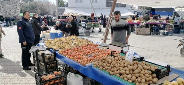 Yumurtalık Belediyesi hem esnafı hem de vatandaşı düşünerek hareket ediyor